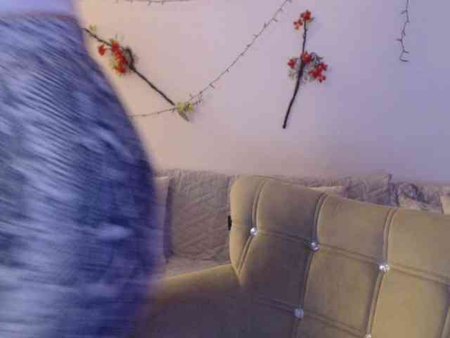 goodSnowQueen webcam