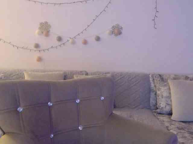 goodSnowQueen webcam