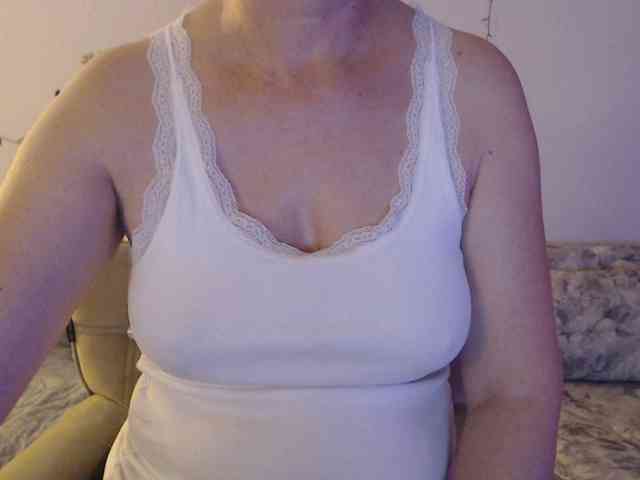 goodSnowQueen webcam