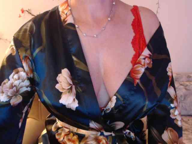 goodSnowQueen webcam