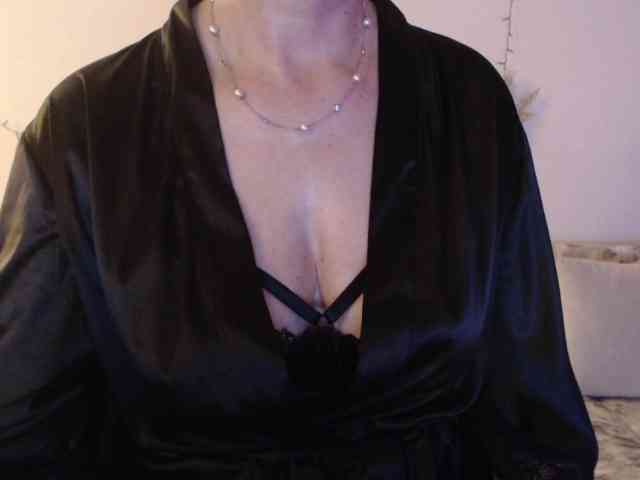 goodSnowQueen Live Webcam on BongaCams