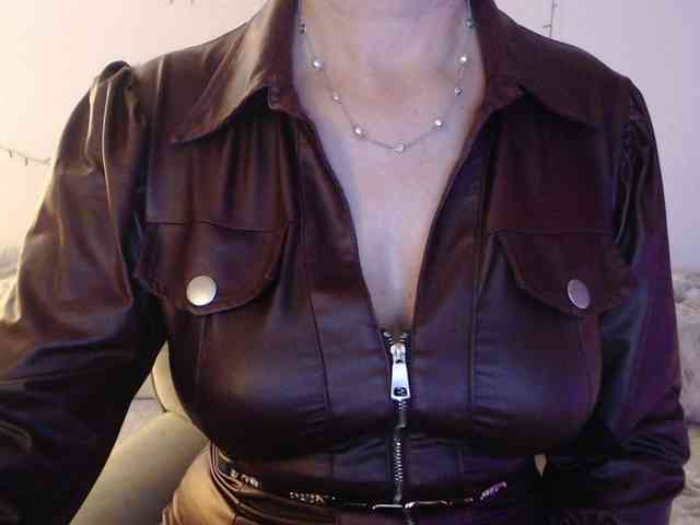 goodSnowQueen webcam