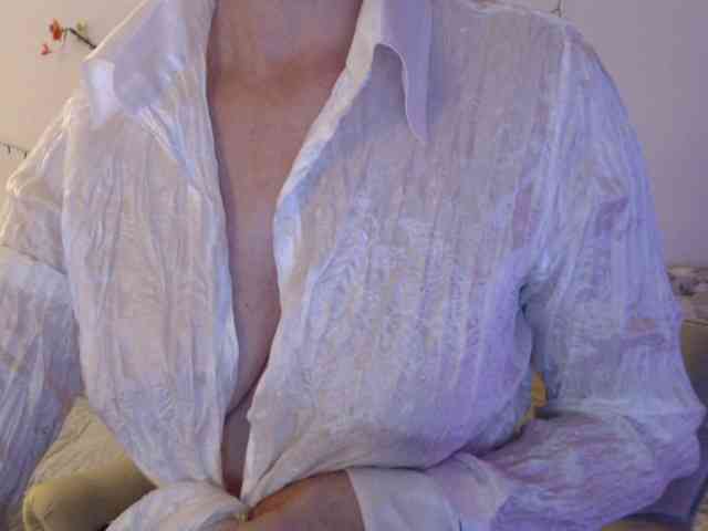 goodSnowQueen webcam