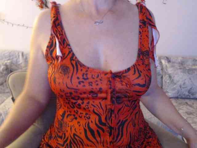 goodSnowQueen webcam