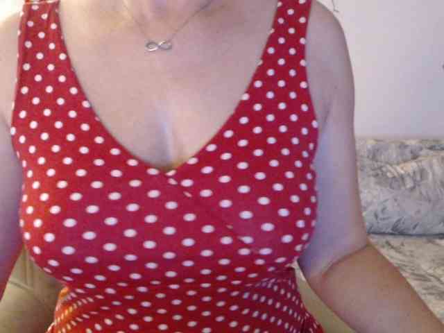goodSnowQueen webcam