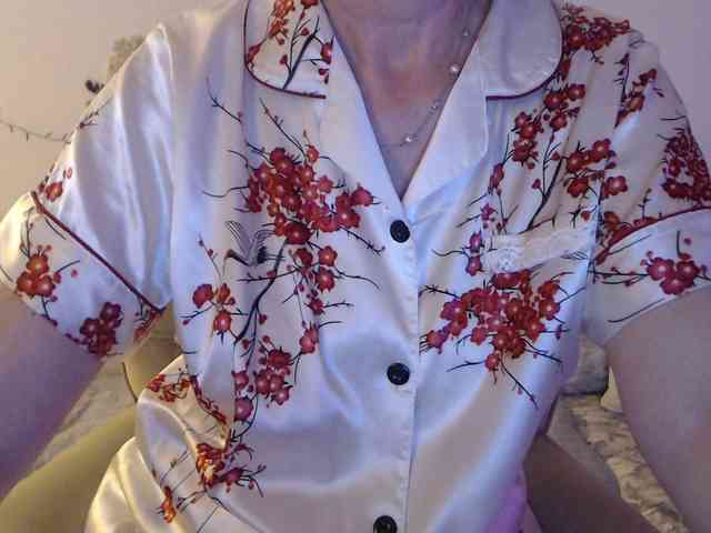 goodSnowQueen webcam