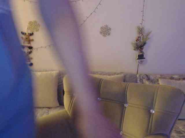goodSnowQueen webcam