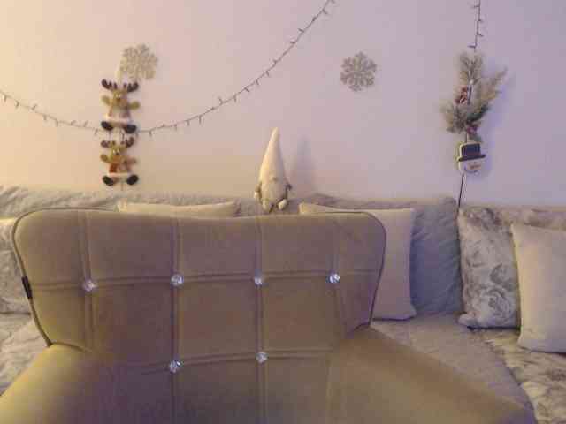 goodSnowQueen webcam