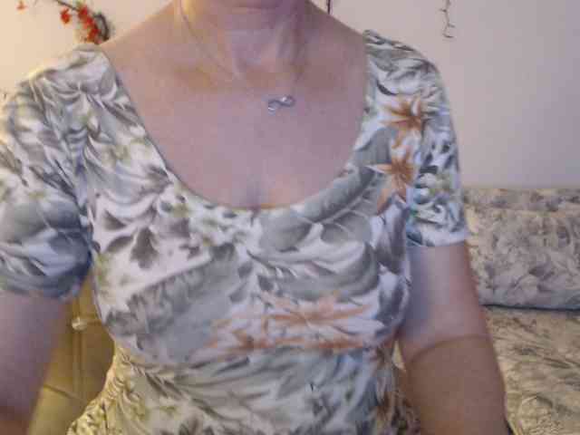 goodSnowQueen webcam