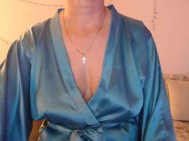 goodSnowQueen webcam