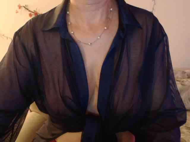 goodSnowQueen webcam