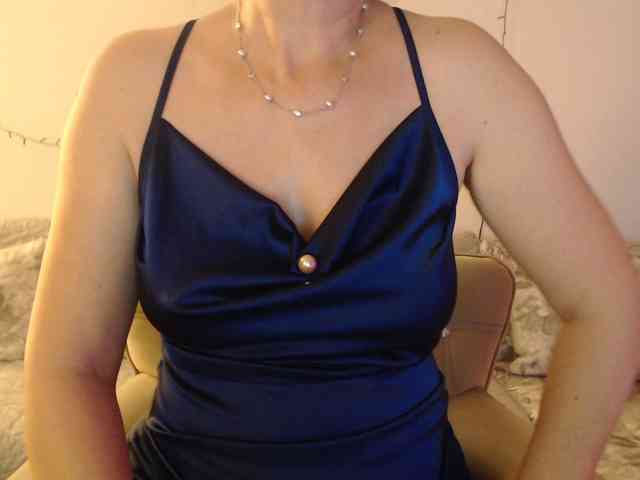 goodSnowQueen goodSnowQueen