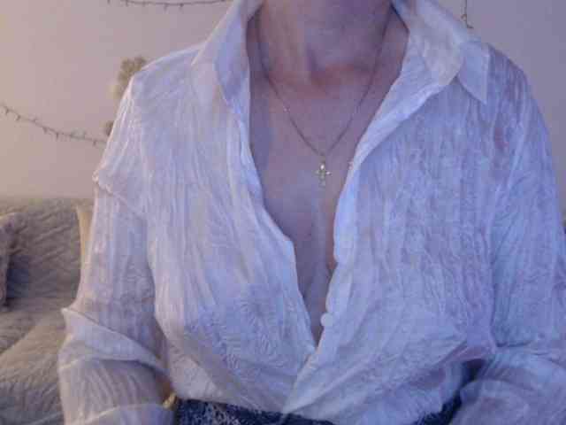 goodSnowQueen webcam