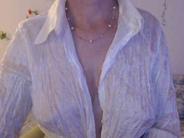 goodSnowQueen webcam