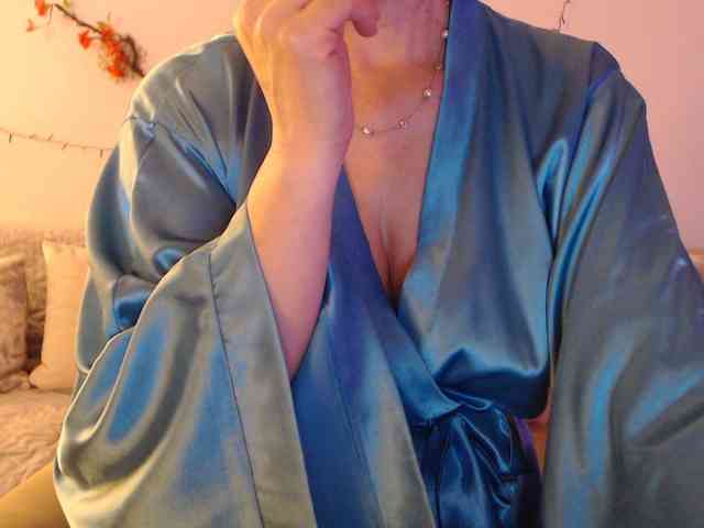 goodSnowQueen webcam