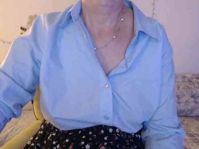 goodSnowQueen webcam