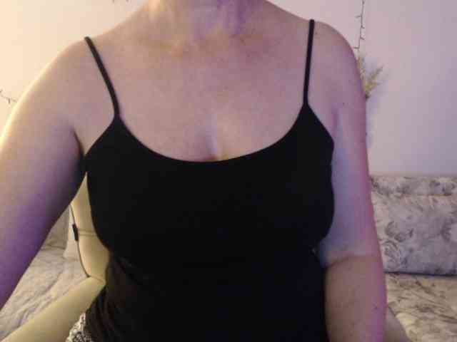 goodSnowQueen webcam