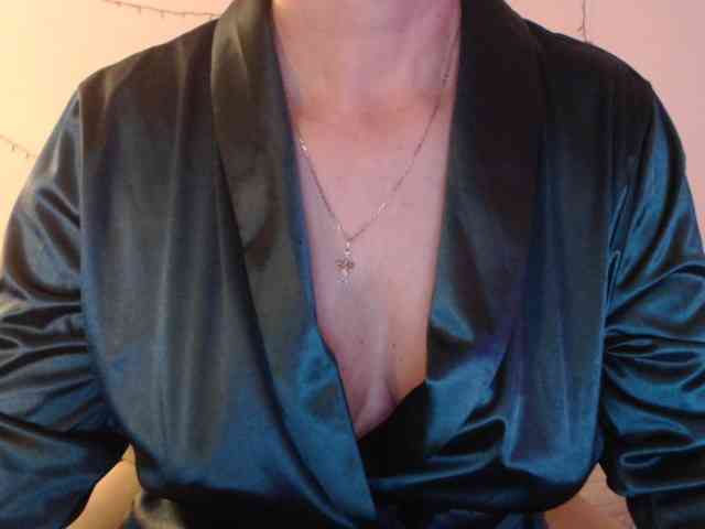 goodSnowQueen webcam