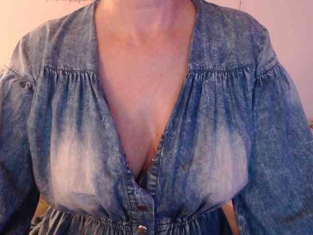 goodSnowQueen webcam