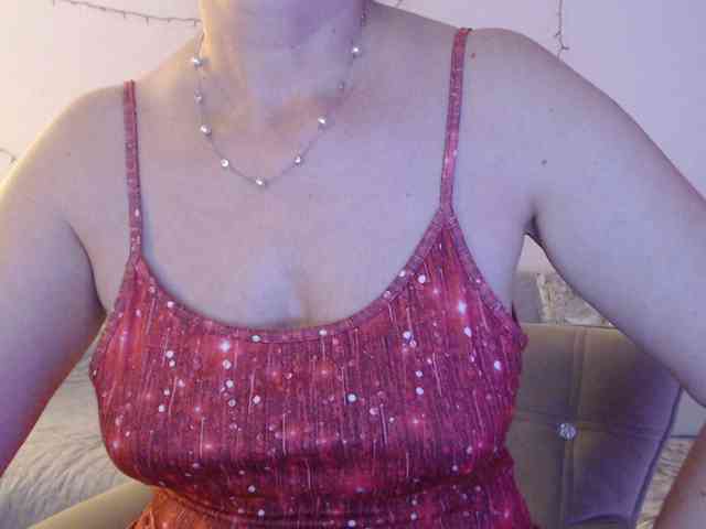 goodSnowQueen webcam