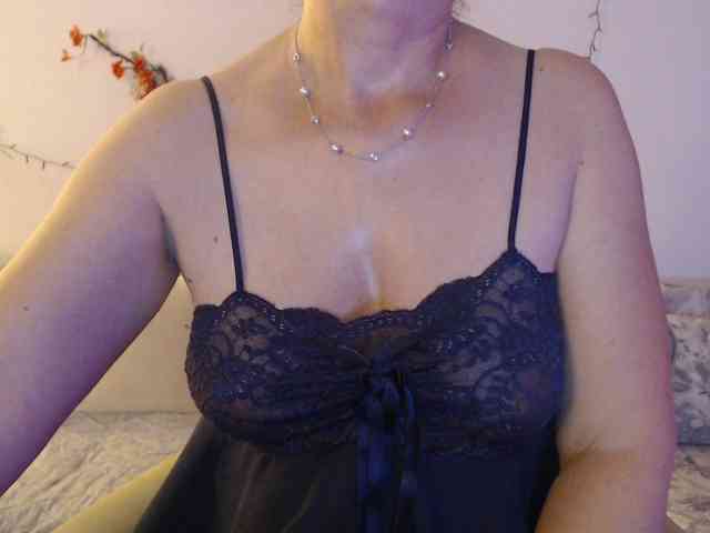 goodSnowQueen webcam