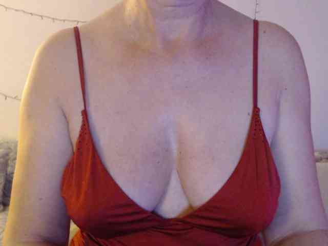 goodSnowQueen webcam