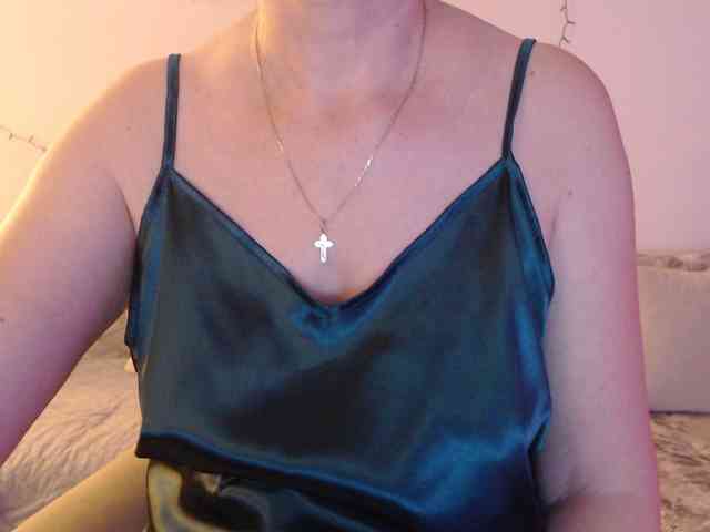 goodSnowQueen webcam