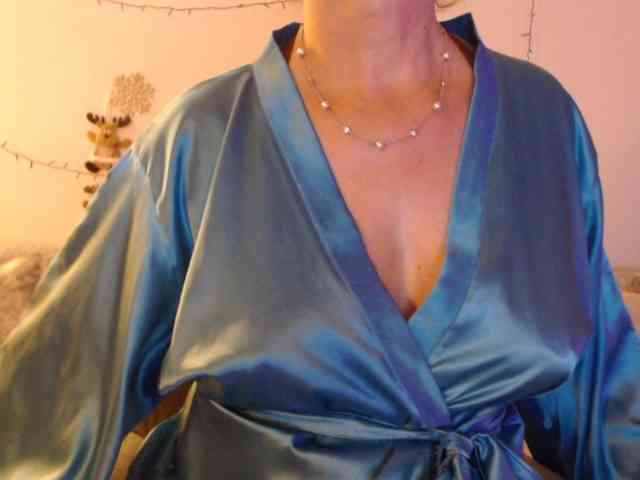 goodSnowQueen webcam