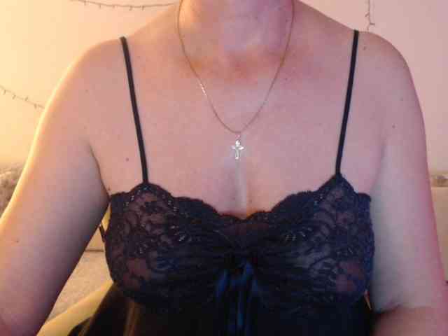 goodSnowQueen Live Webcam on BongaCams