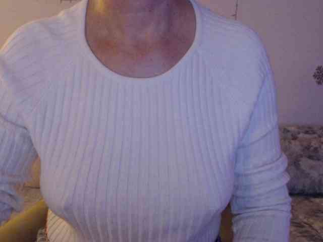 goodSnowQueen webcam