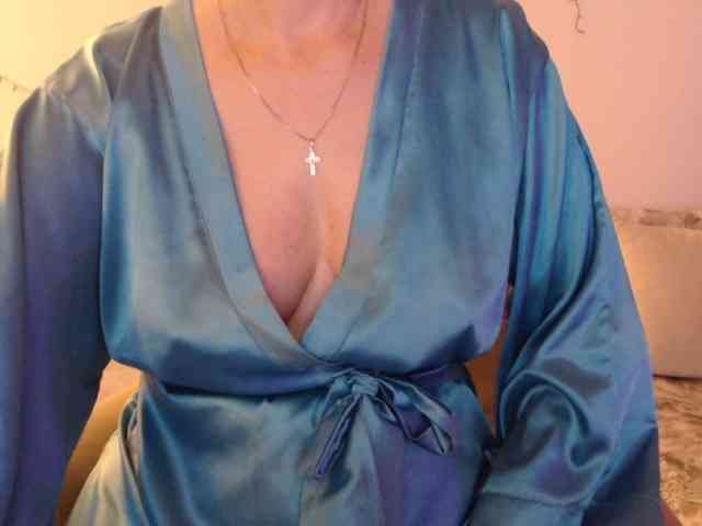 goodSnowQueen webcam