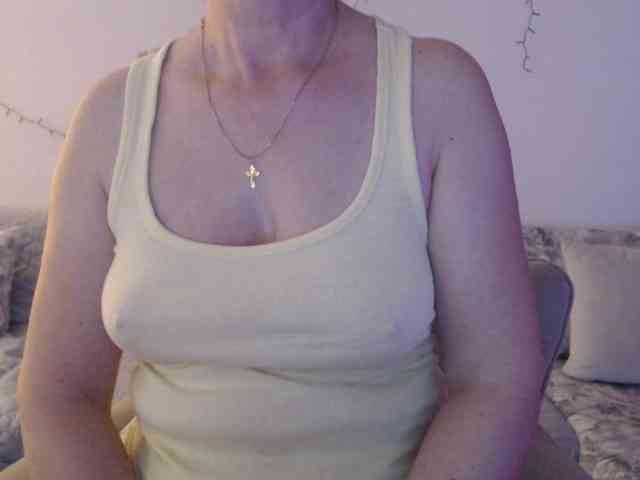 goodSnowQueen webcam