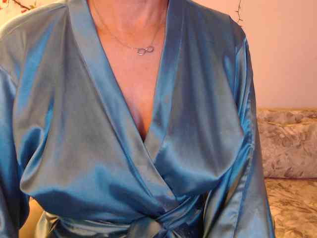 goodSnowQueen webcam