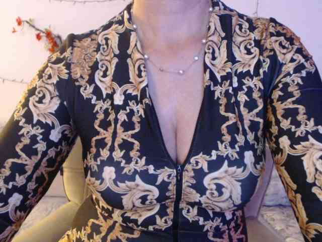 goodSnowQueen webcam