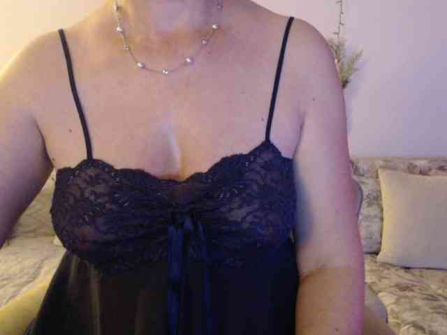 goodSnowQueen webcam