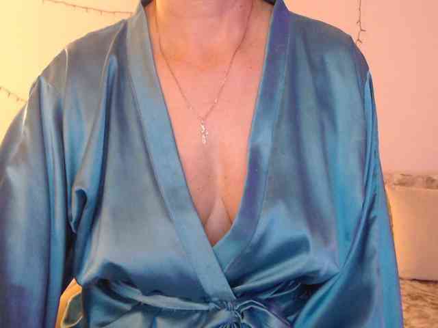 goodSnowQueen webcam