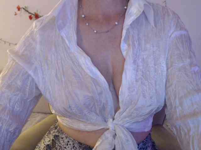 goodSnowQueen goodSnowQueen