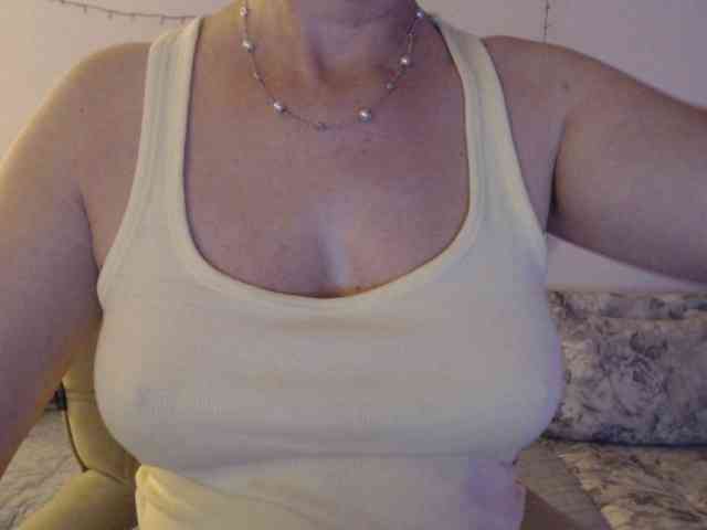 goodSnowQueen webcam