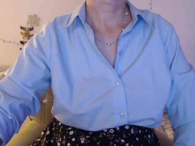 goodSnowQueen webcam