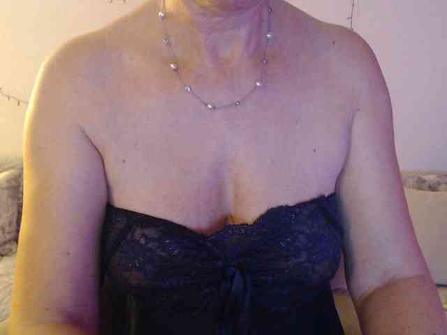 goodSnowQueen webcam