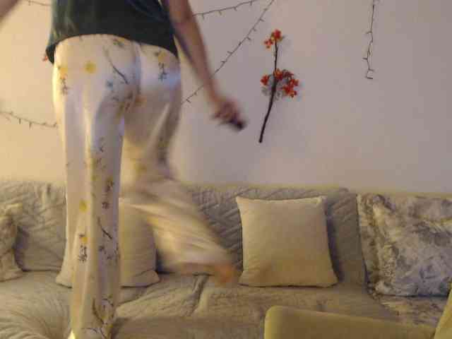 goodSnowQueen webcam