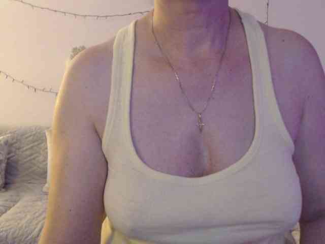 goodSnowQueen webcam