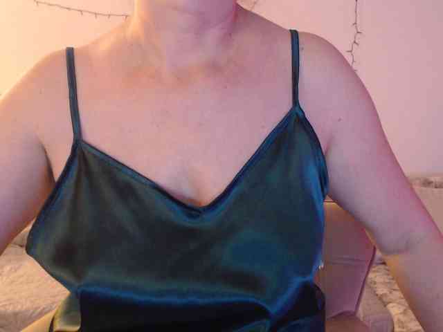 goodSnowQueen webcam