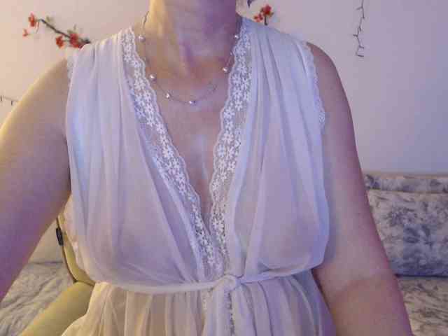 goodSnowQueen webcam