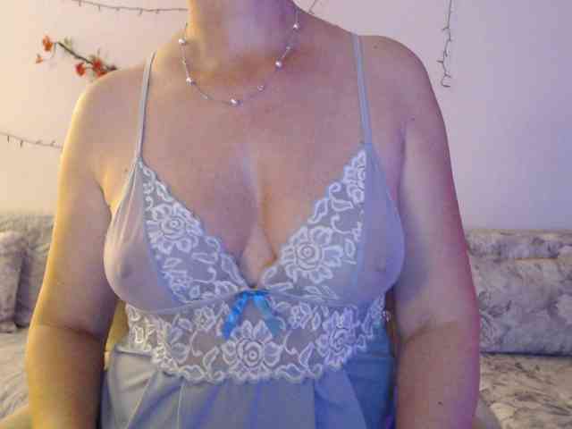 goodSnowQueen webcam