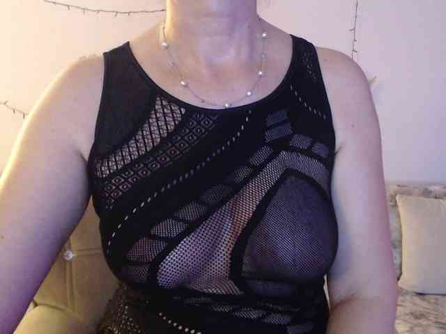 goodSnowQueen webcam