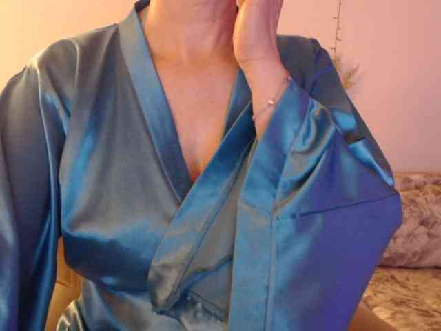 goodSnowQueen Live Webcam on BongaCams