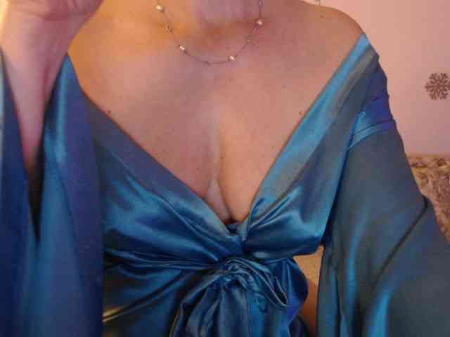 goodSnowQueen webcam