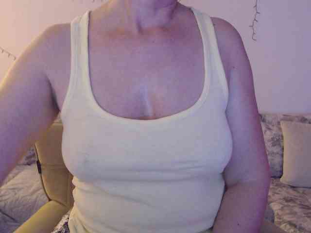 goodSnowQueen webcam