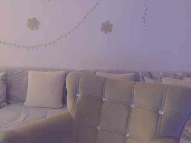 goodSnowQueen webcam